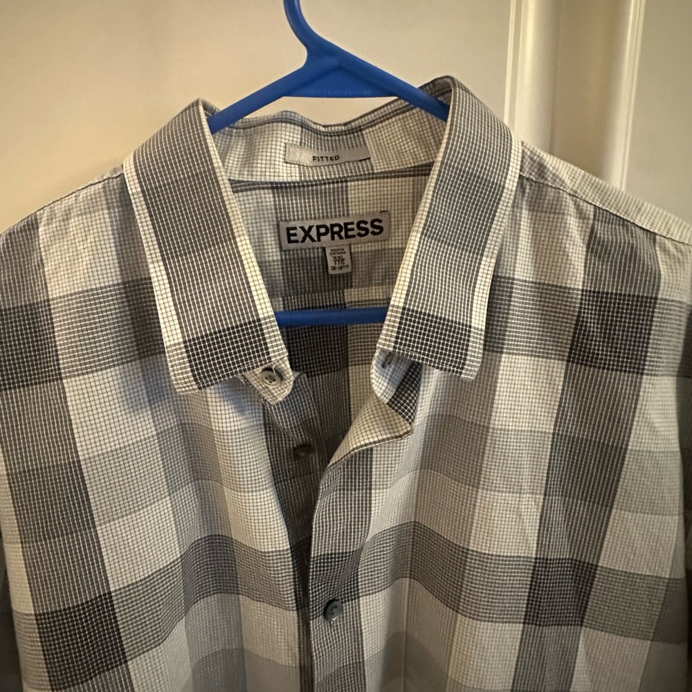 Express Gray Checkered Men's button down shirt - Picture 4 of 9